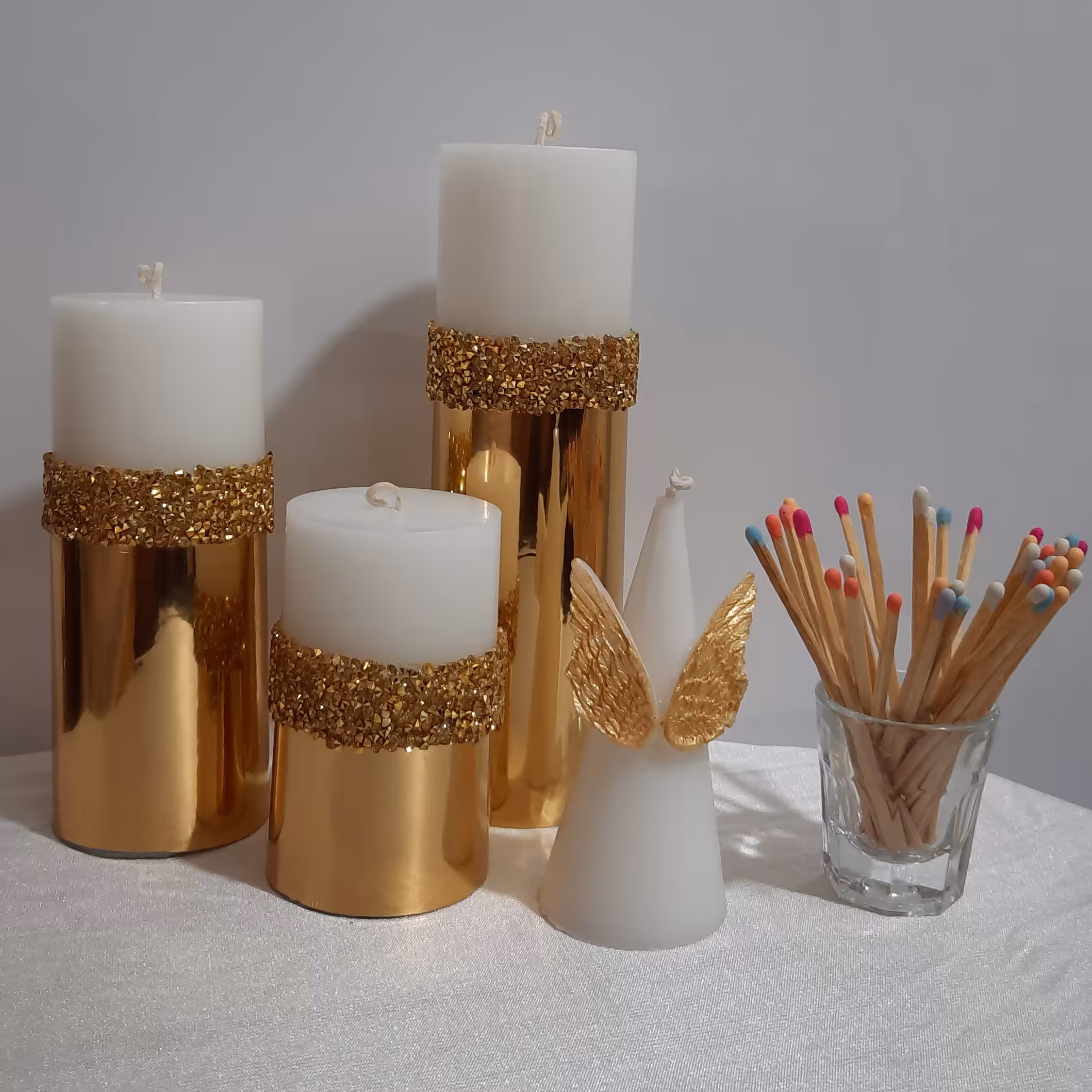 شمع استوانه ای طلایی