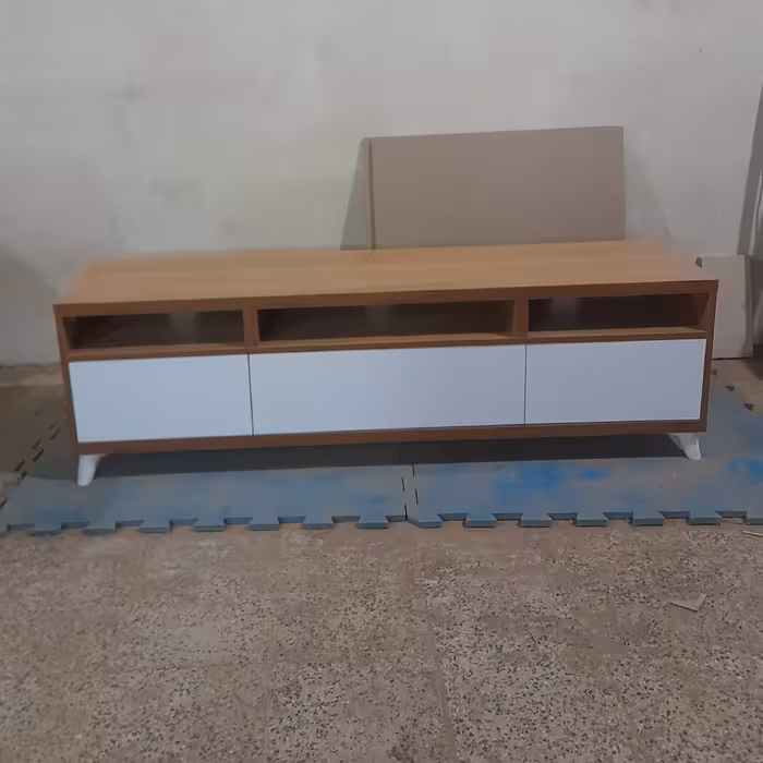 میزتلویزیون مدل M2040 مدرن تولیدی هامین چوب طول 160 ارسال با باربری پس کرایه هزینه ارسال به عهده مشتری