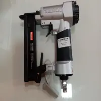 منگنه کوب بادی ماکیتا AT1225BZ (پس کرایه) 