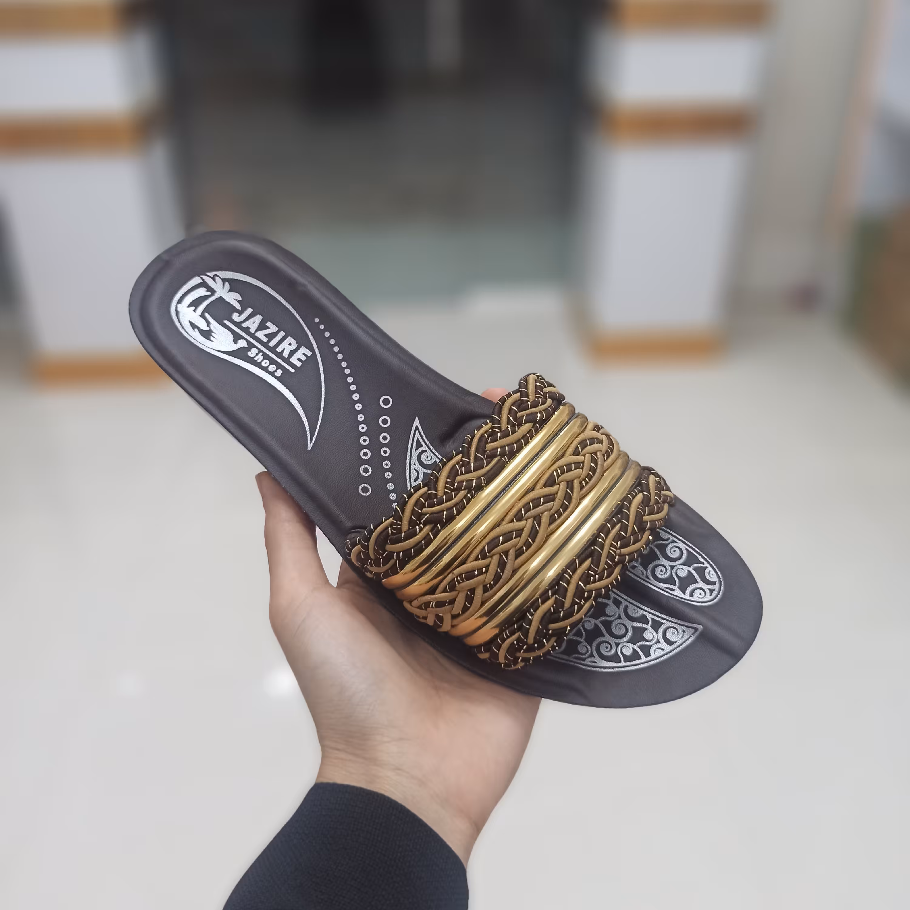 دمپایی روفرشی بسیار راحت و سبک