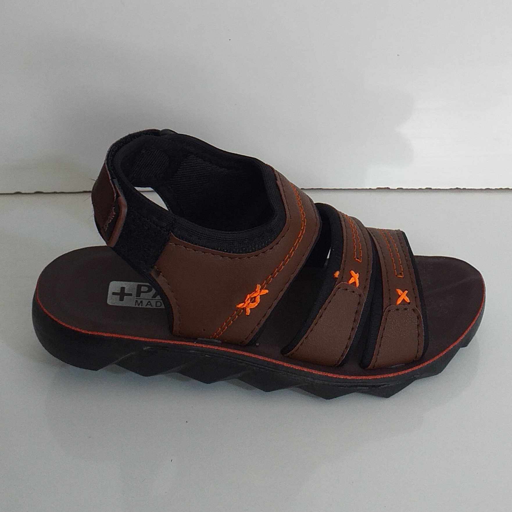 کفش پسرانه مدل صندل طبی پسرانه کد 4 قهو ه ای با زیره پی یو و تزریق مستقیم (30تا35)