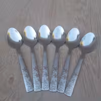 قاشق چایخوری طرح گل ریز 6 عددی جنس فولاد ضد زنگ ضخامت 2 میل (قاشق چایی خوری ) (قاشق چای خوری )