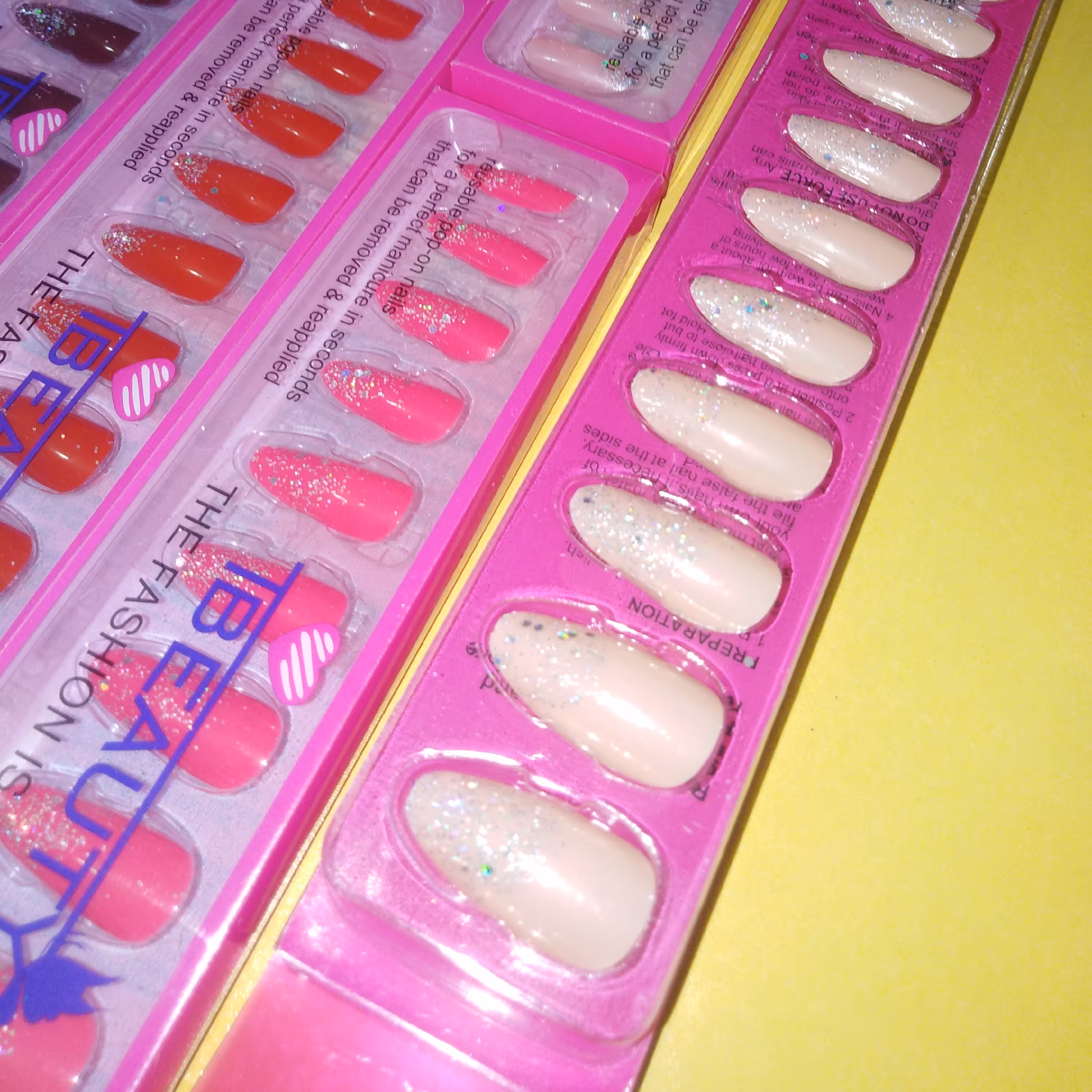 ناخن مصنوعی طرح دار