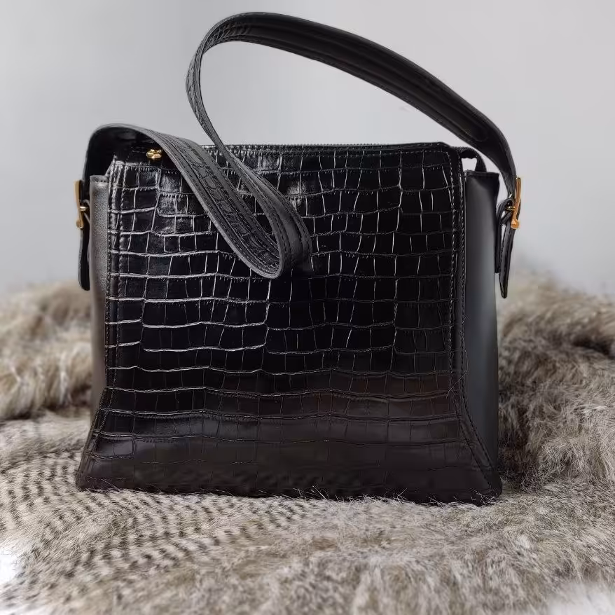 کیف زنانه پوست ماری مجلسی شیک بند پهن آستر خارجی سایز 30 در 27 ( ارسال رایگان )
