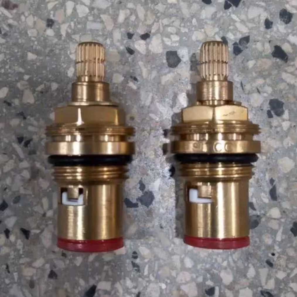 مغزی نیم دور برنجی سرامیکی اصل   1 عددی