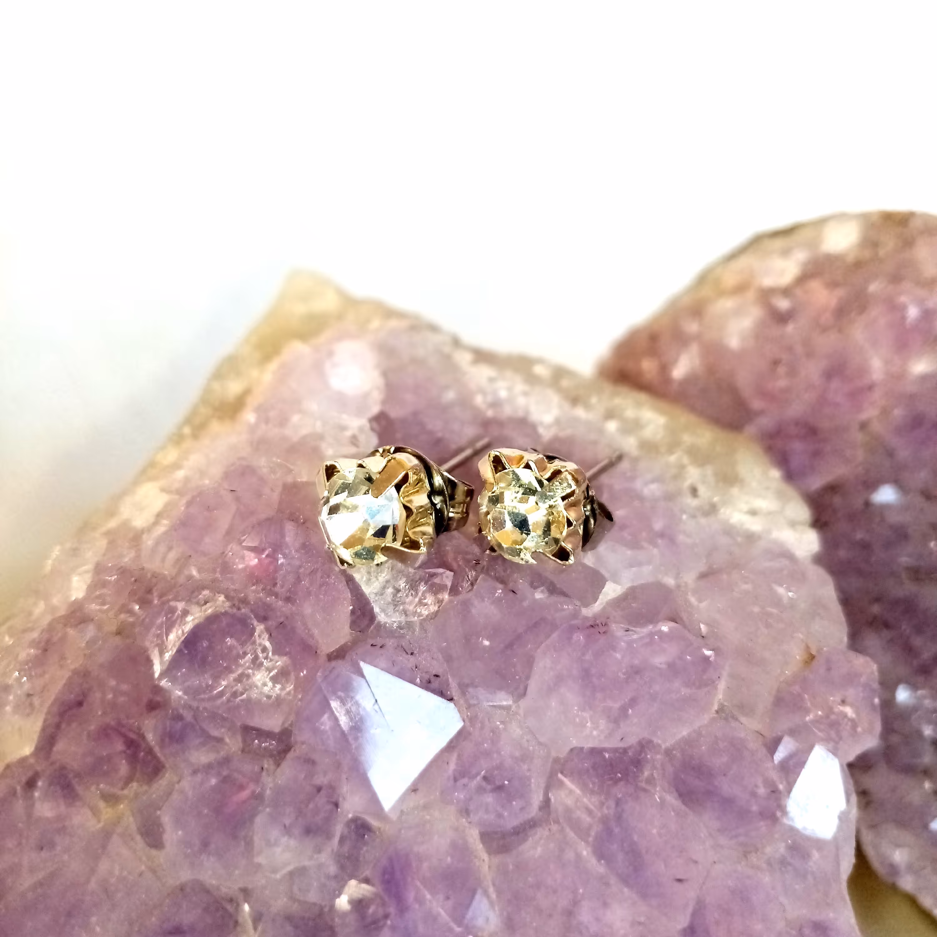 گوشواره تک نگین فوق العاده جذاب