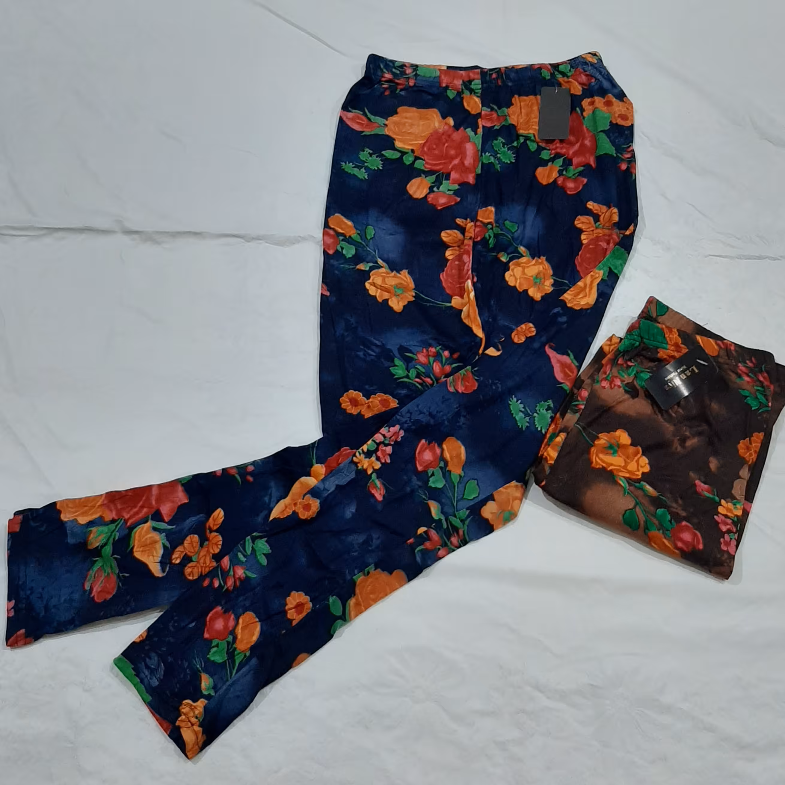 شلوار گیاهی دخترانه گلداربسیارنرم وراحت وسبک دردورنگ زیبا