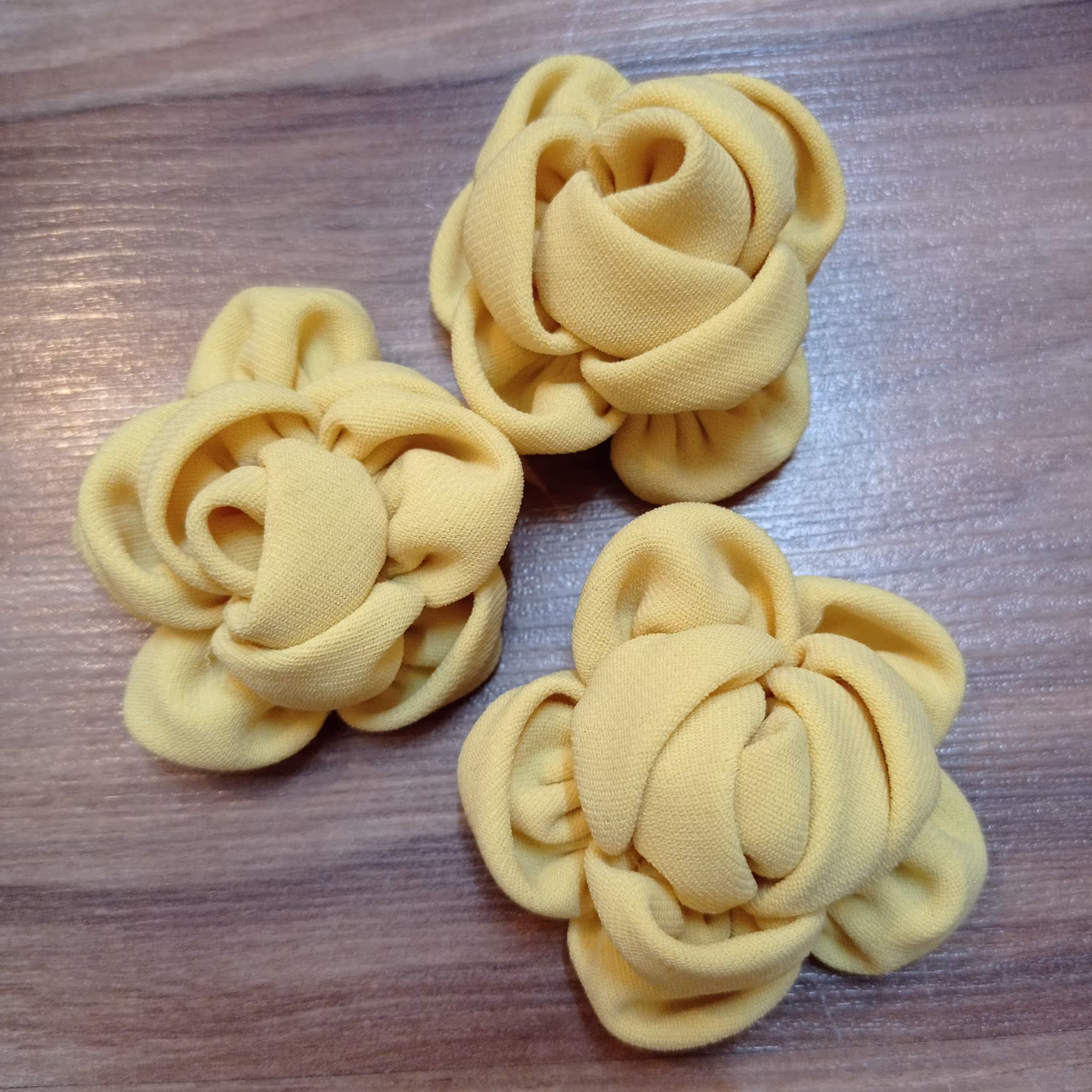 گل رز پارچه ای