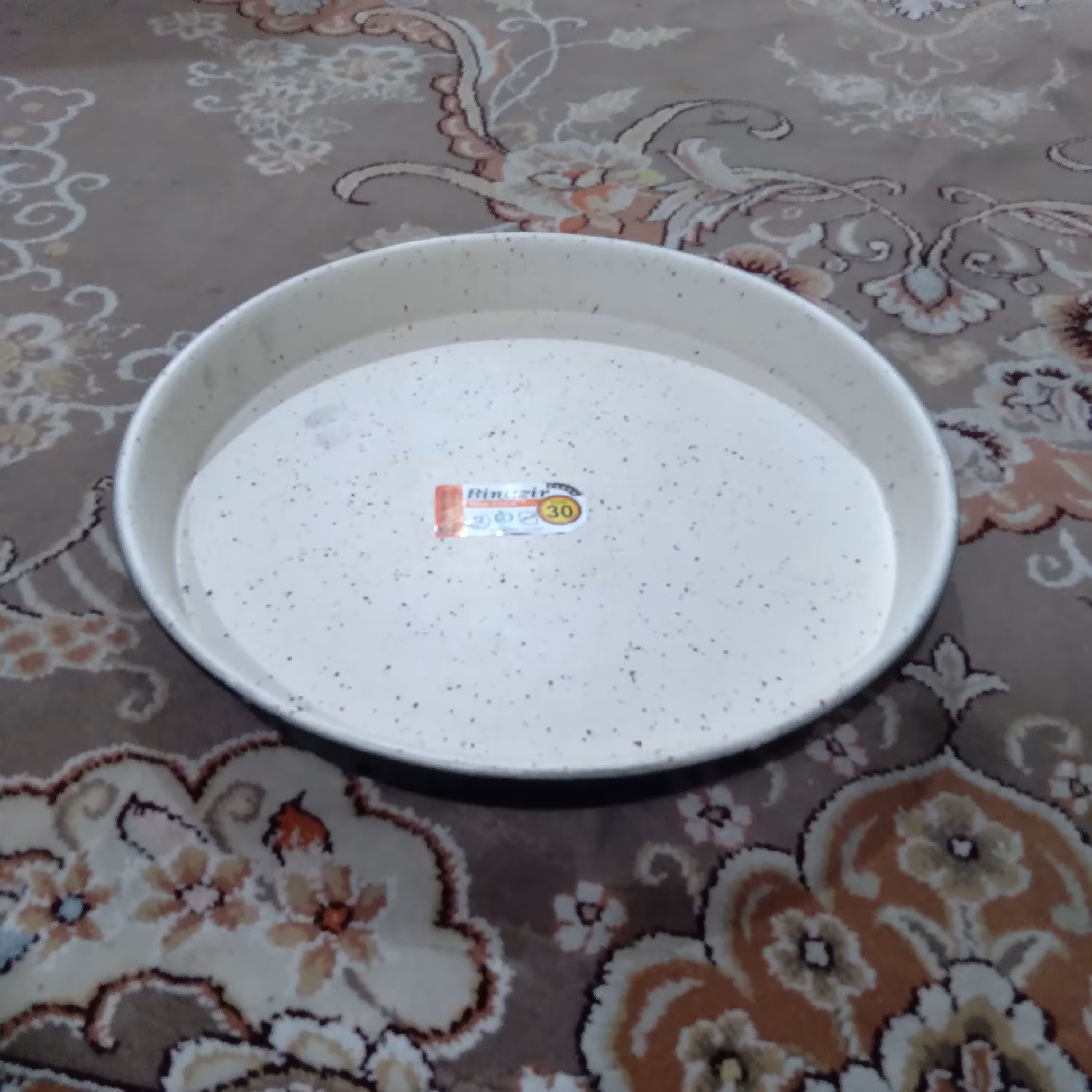 ظرف روحی گرانیت پیتزا،سایز30،البته سایز35و38هم داره لازم شدعکس میذارم