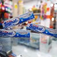 خمیردندان ویتنامی هشت کاره صدمیل سیگنال Signal وزن 125گرم - افرا پخش