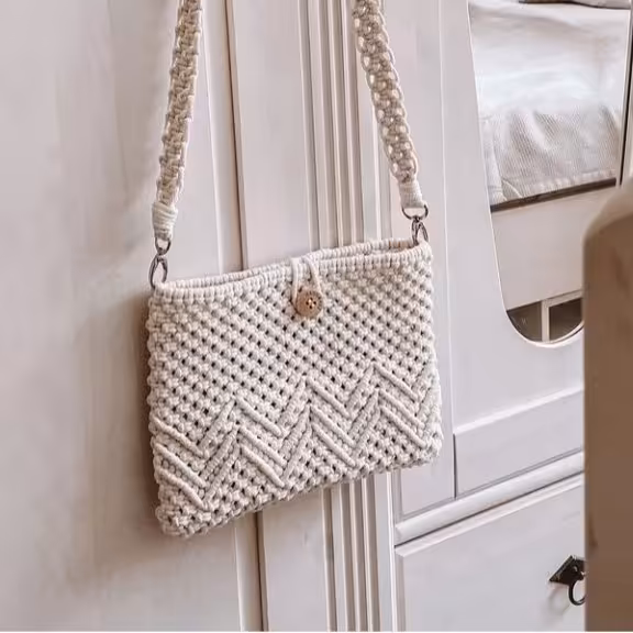 کیف زنانه و دخترانه ،رنگ بندی دلخواه ،سبک و زیبا قابل شتشو