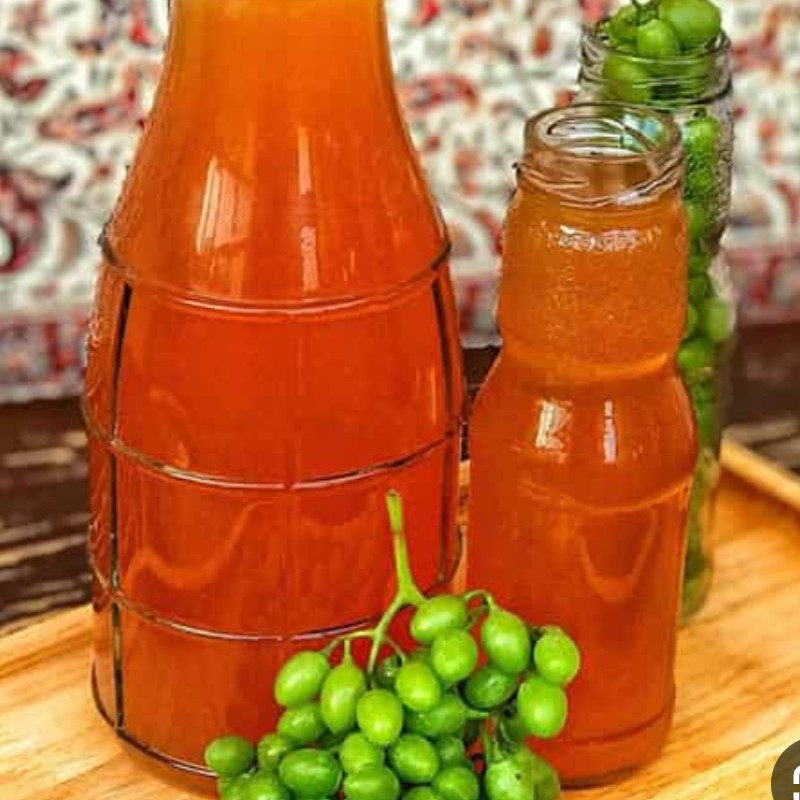 اب غوره طبیعی تهیه شده از غوره تازه کاملا سالم وطبیعی