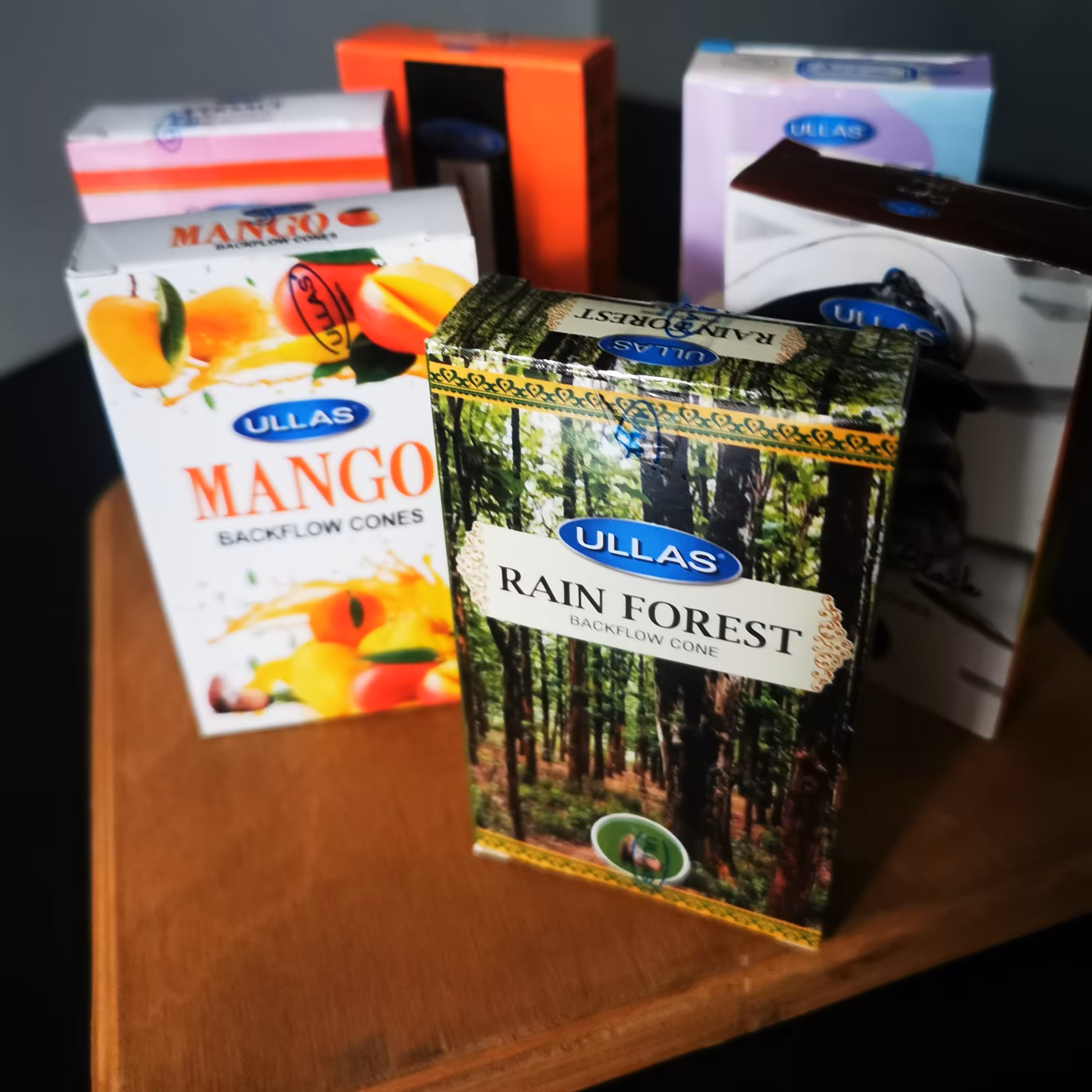 انواع عودهای آبشاری در عطر ها و اسانس های مختلف. عودهای ادکلنی و سنتی 