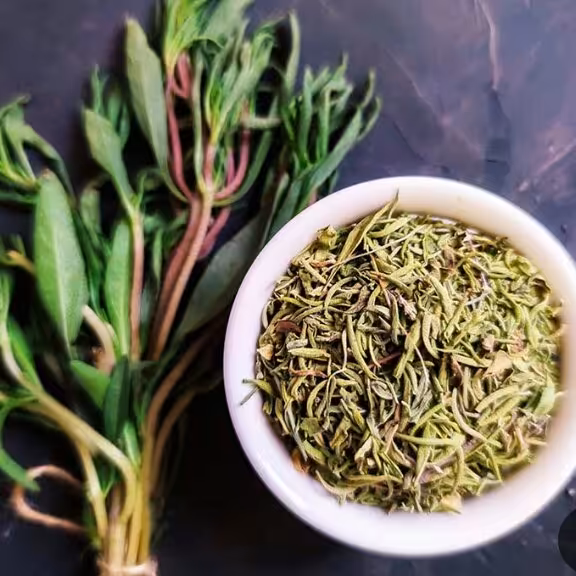 مرزه خشک ( الک شده بدون خاک ) 200گرم خالص . دربسته بندی سلفونی رنگ سبز  چ