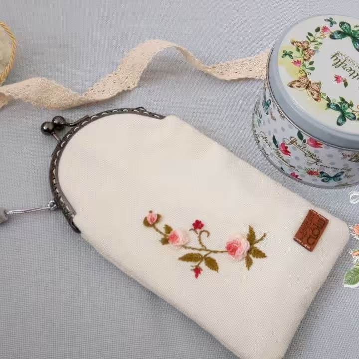 کیف عینک گلدوزی کد 1