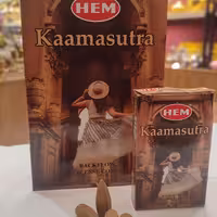 عود هندی آبشاری 50 گرمی رایحه kaamasutra بسته 10تایی