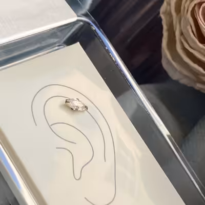 پیرسینگ گوش نقره پشت پیچی جنس پیچ استیل جراحی عیار 925