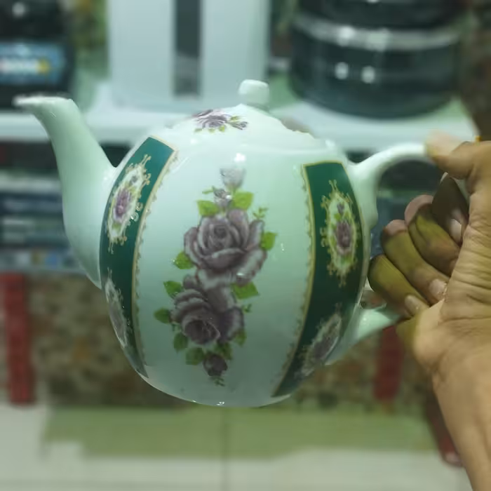 قوری سایز خیلی بزرگ