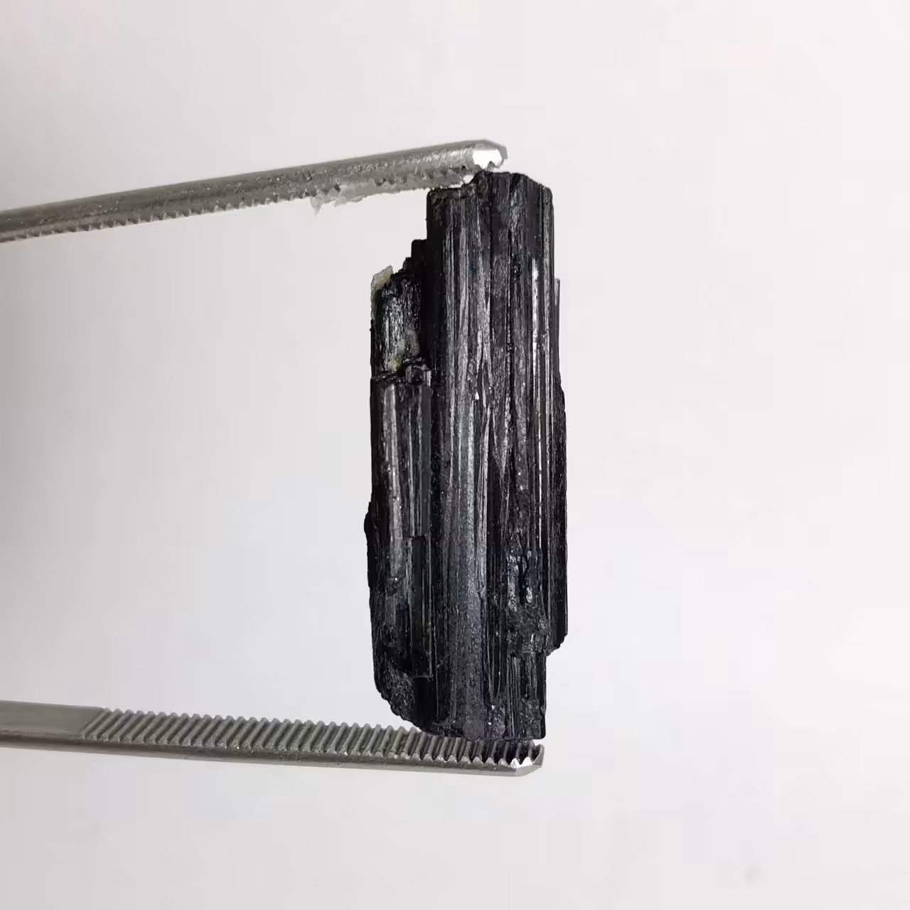 سنگ راف بلک تورمالین درشت 241094