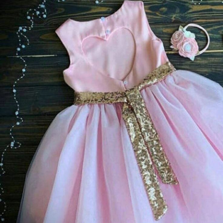 لباس پرنسسی کودک
رنگ صورتی سایز یک تا 7 سال
