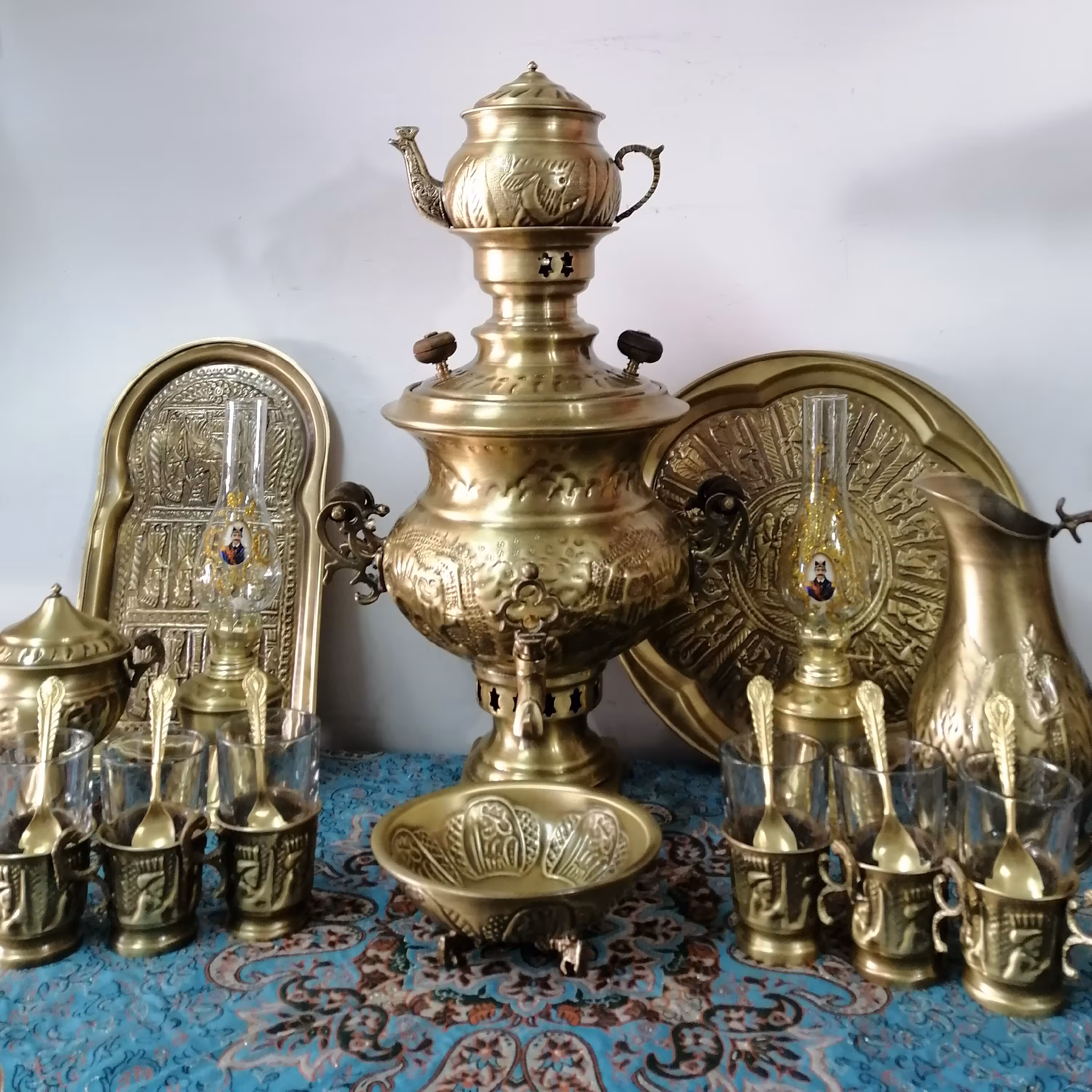 سرویس آنتیک سماور ذغالی زغالی برنجی نانو شده (کل سرویس درعکس جمعا همه با هم)