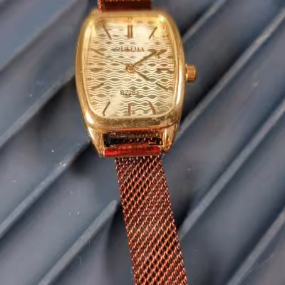 ساعت عقربه ای زنانه