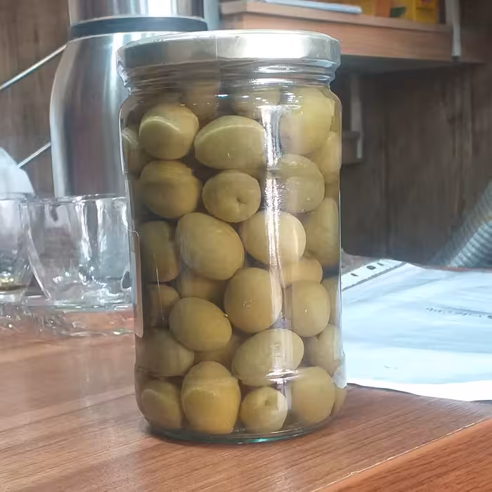 ترشی زیتون شیشه ی یک کیلویی با کیفیت و مرغوبیت عالی 