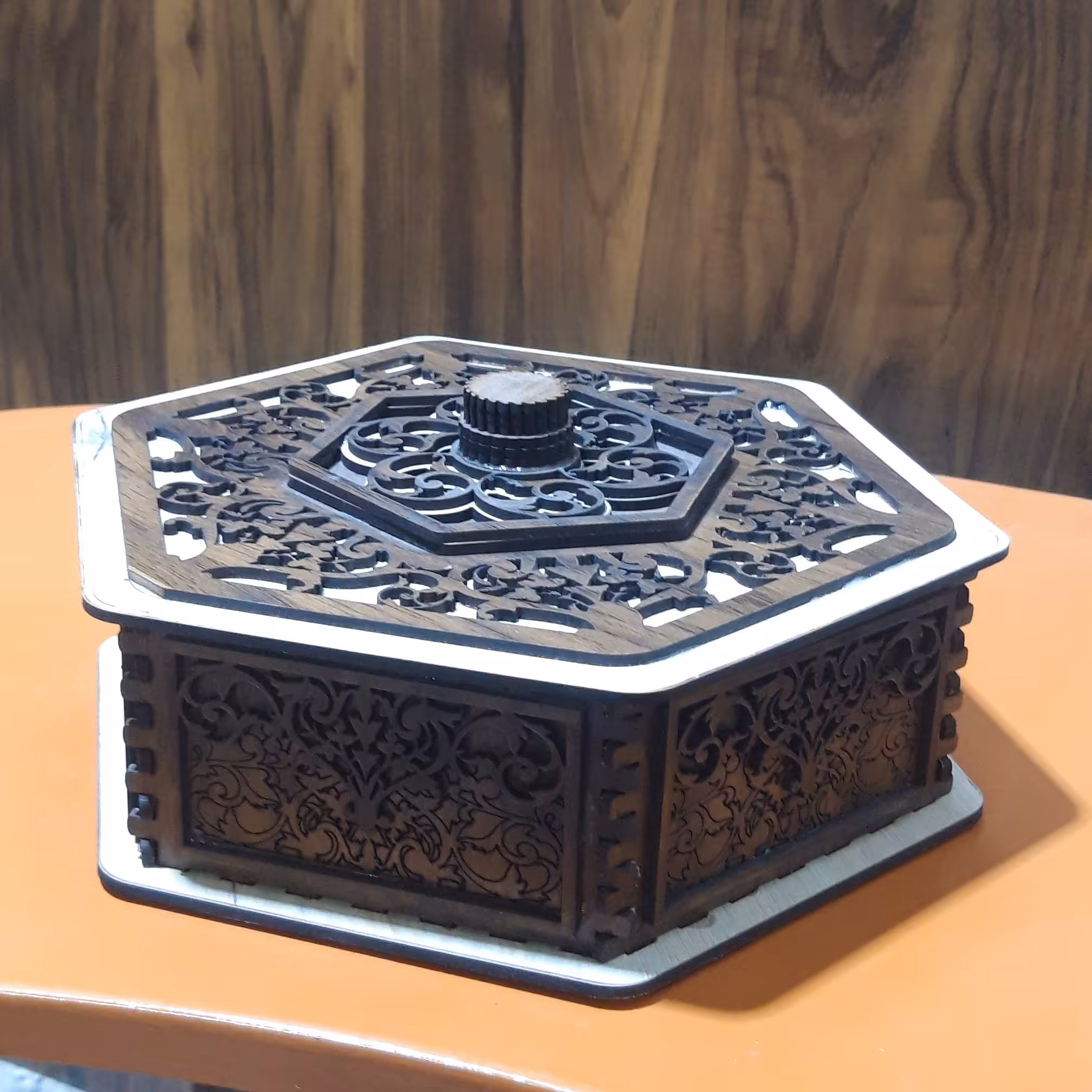 جاشکلاتی چوبی