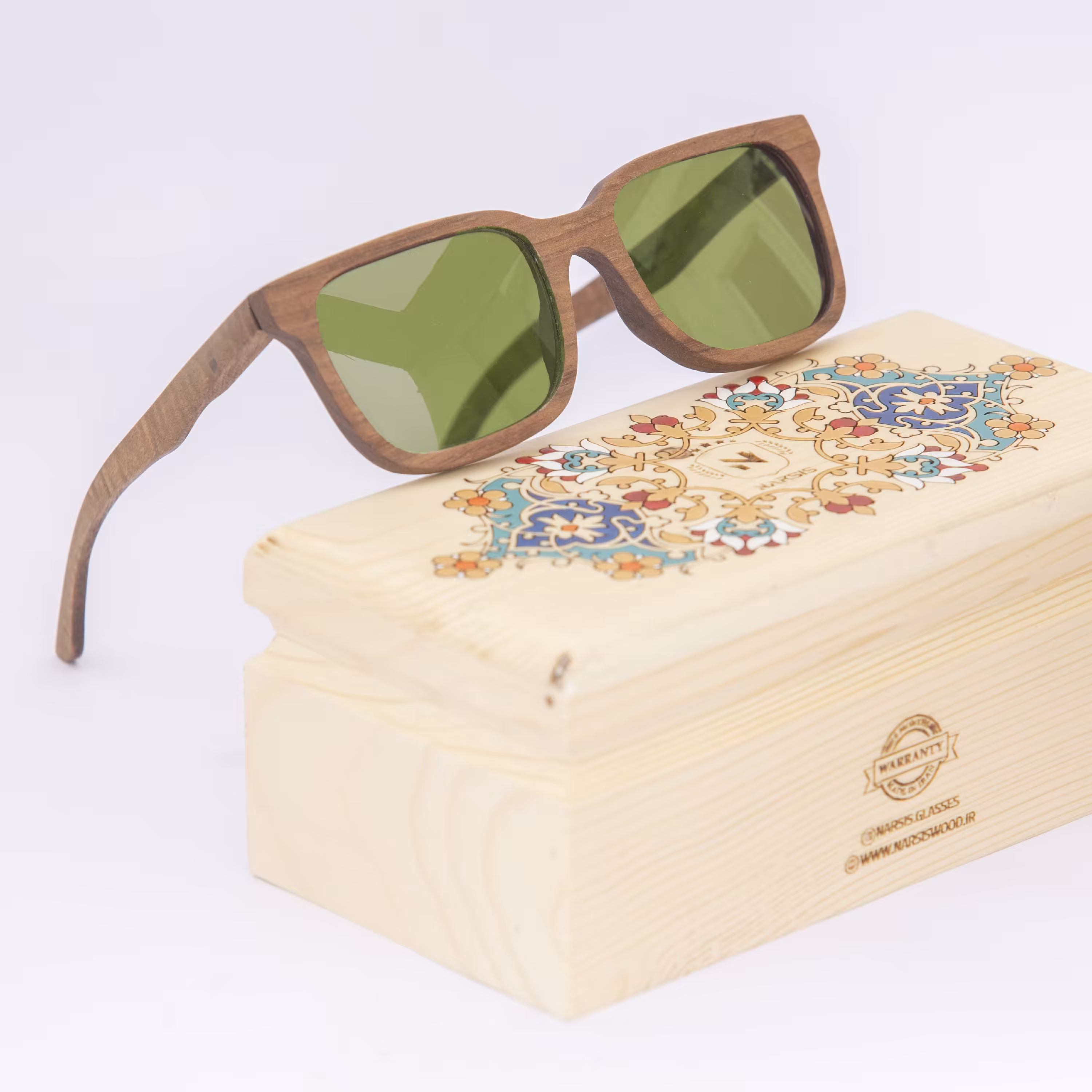 فریم مربعی چوبی// مناسب برای اکثر صورت های مردانه