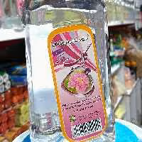 گلاب دوآتیشه نیم لیتری نارون