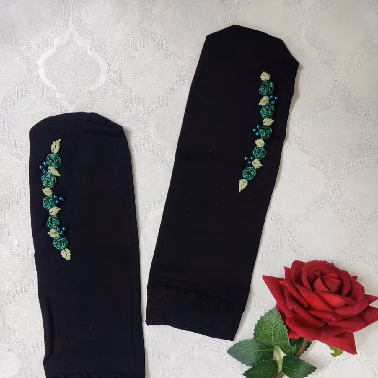 جوراب گلدوزی رنگ سبز زمردی