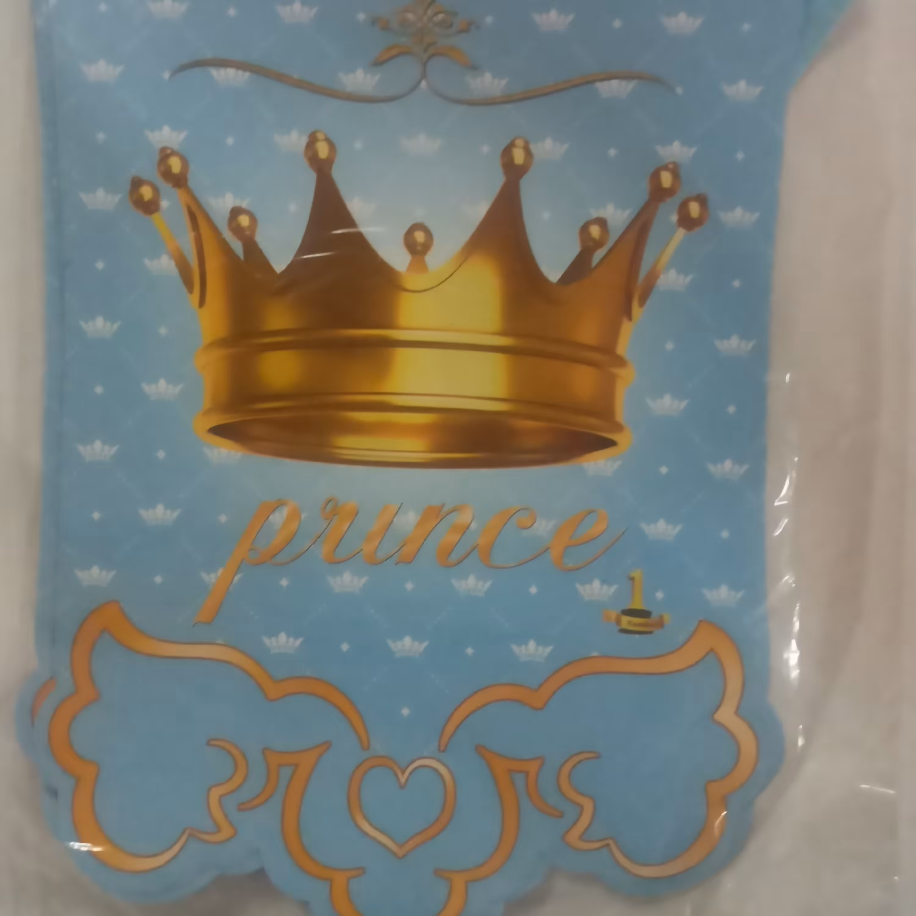 ریسه  تولدمدل تاج طلایی رنگ زمینه آبی