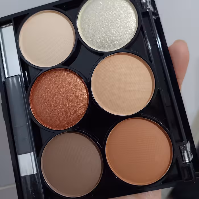 هایلاتیر  و  کانتور  پودری  لورا  بیوتی