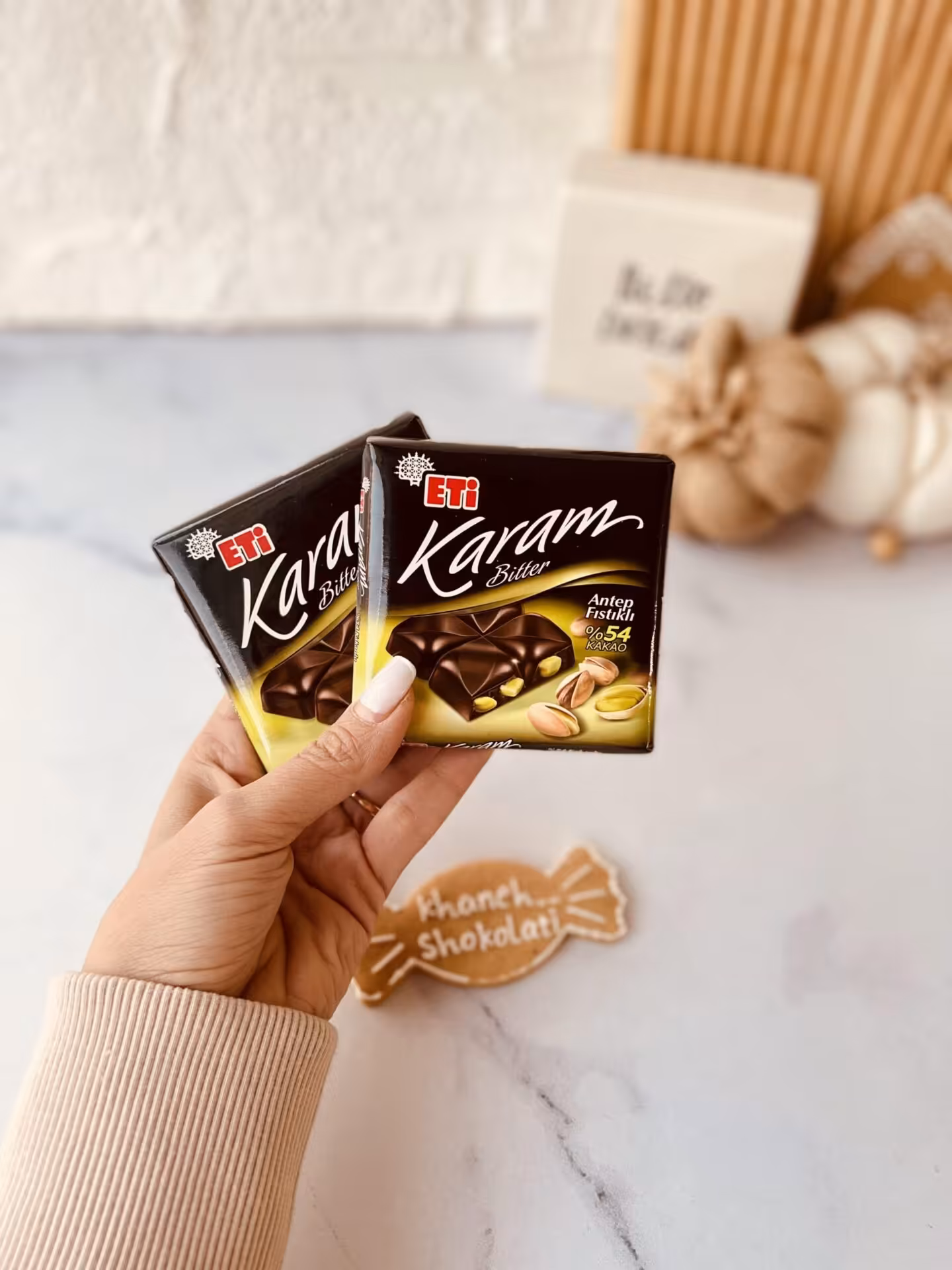 شکلات تابلت اتی پسته ای