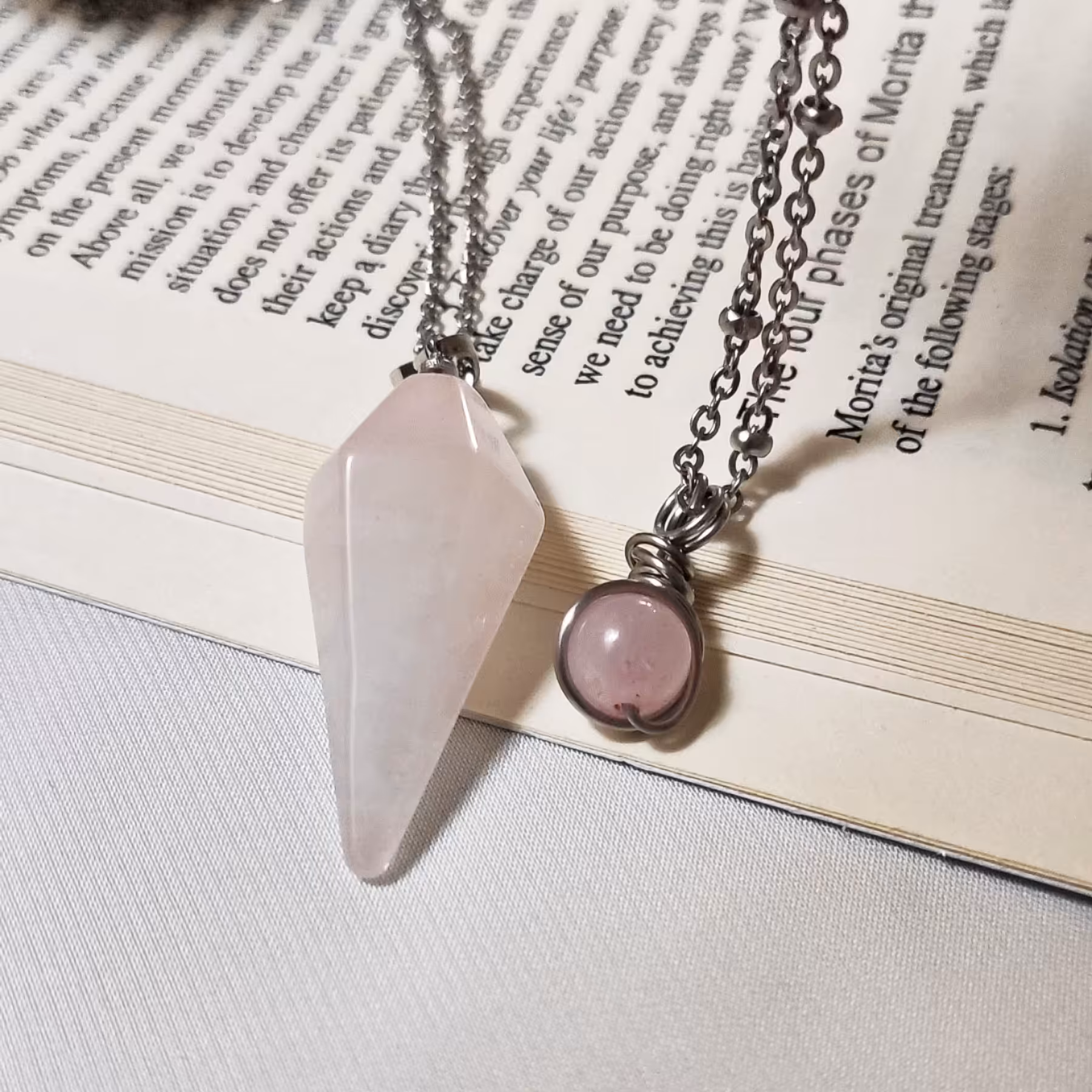 گردنبند سنگی رزکوارتز مدل گوی