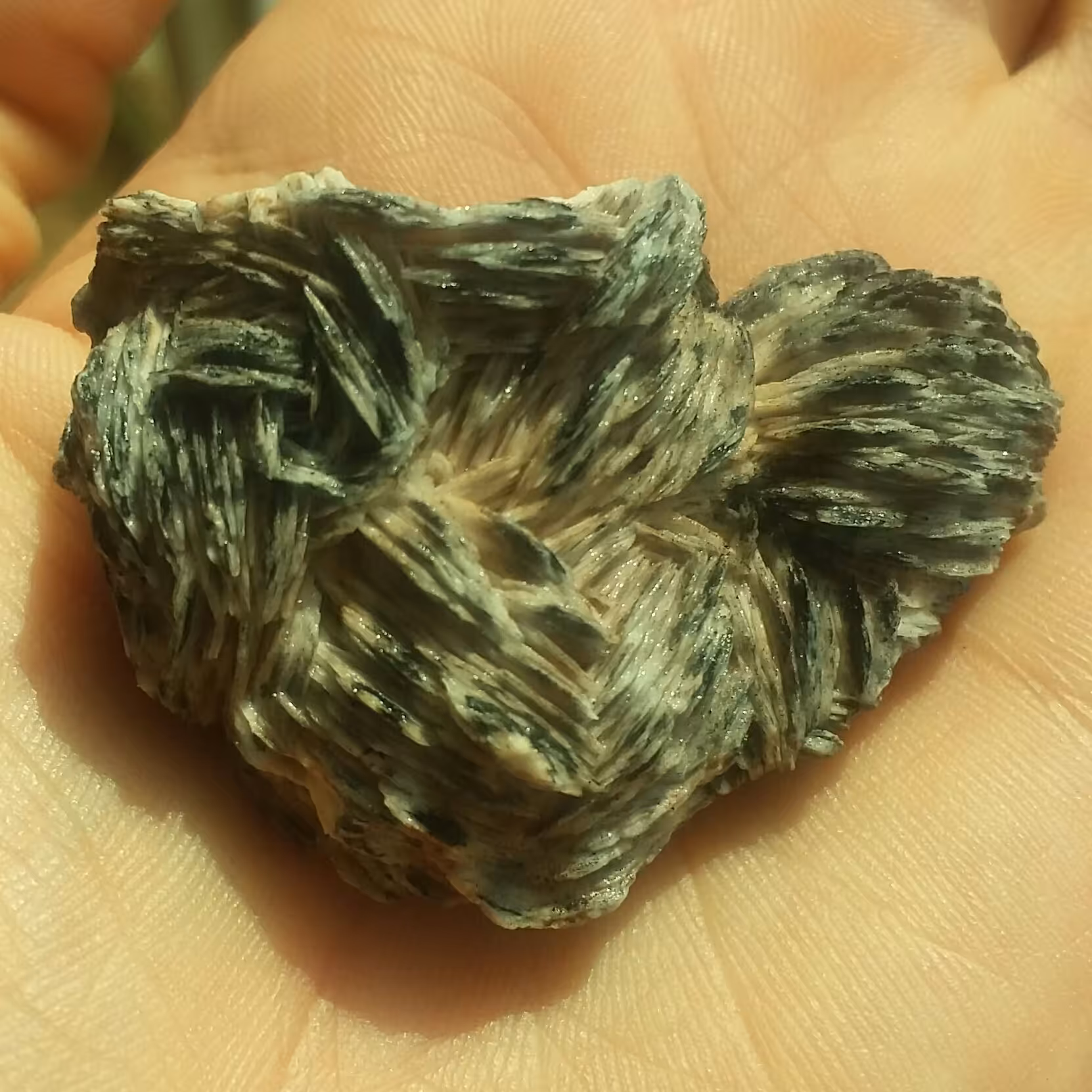 نمونه کلکسیونی باریت بسیااااااااار زیبا کاملا طبیعی شاهکار خلقت