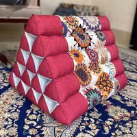 لم پشتی سه گوشه صورتی طرح دار