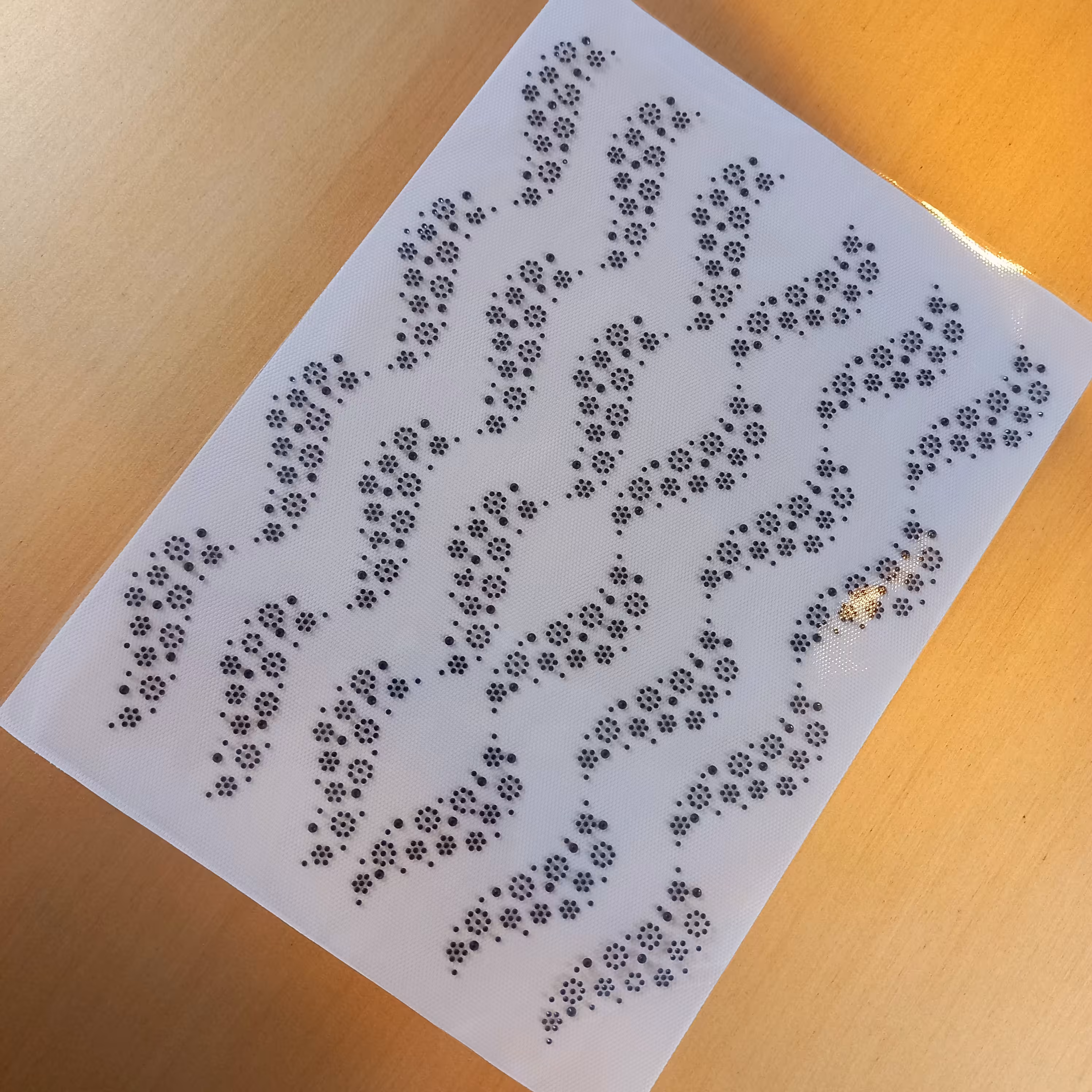 نگین حرارتی طرح گل ابروی . چادر . نگین چادر . مانتو . نگین چسبی . جوراب 