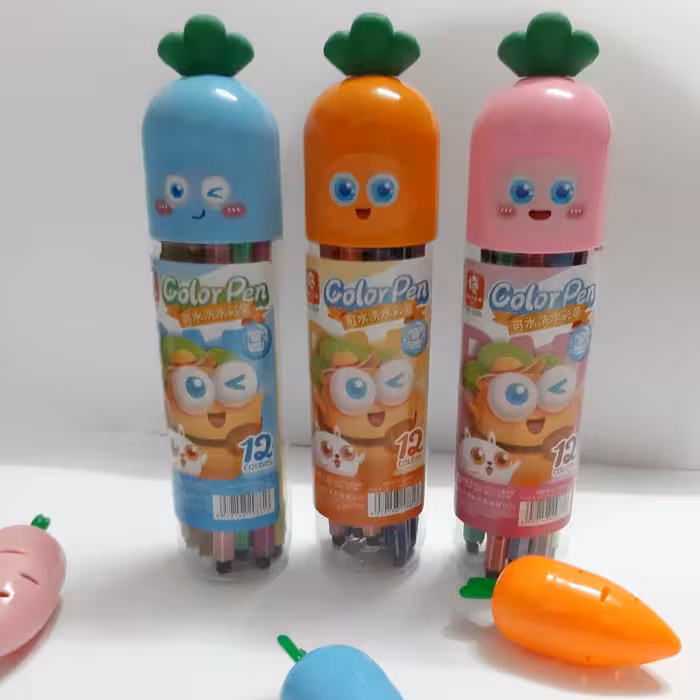 ماژیک رنگ آمیزی 12 رنگ طرح هویج با کیفیت مناسب دبستان و پیش دبستانی