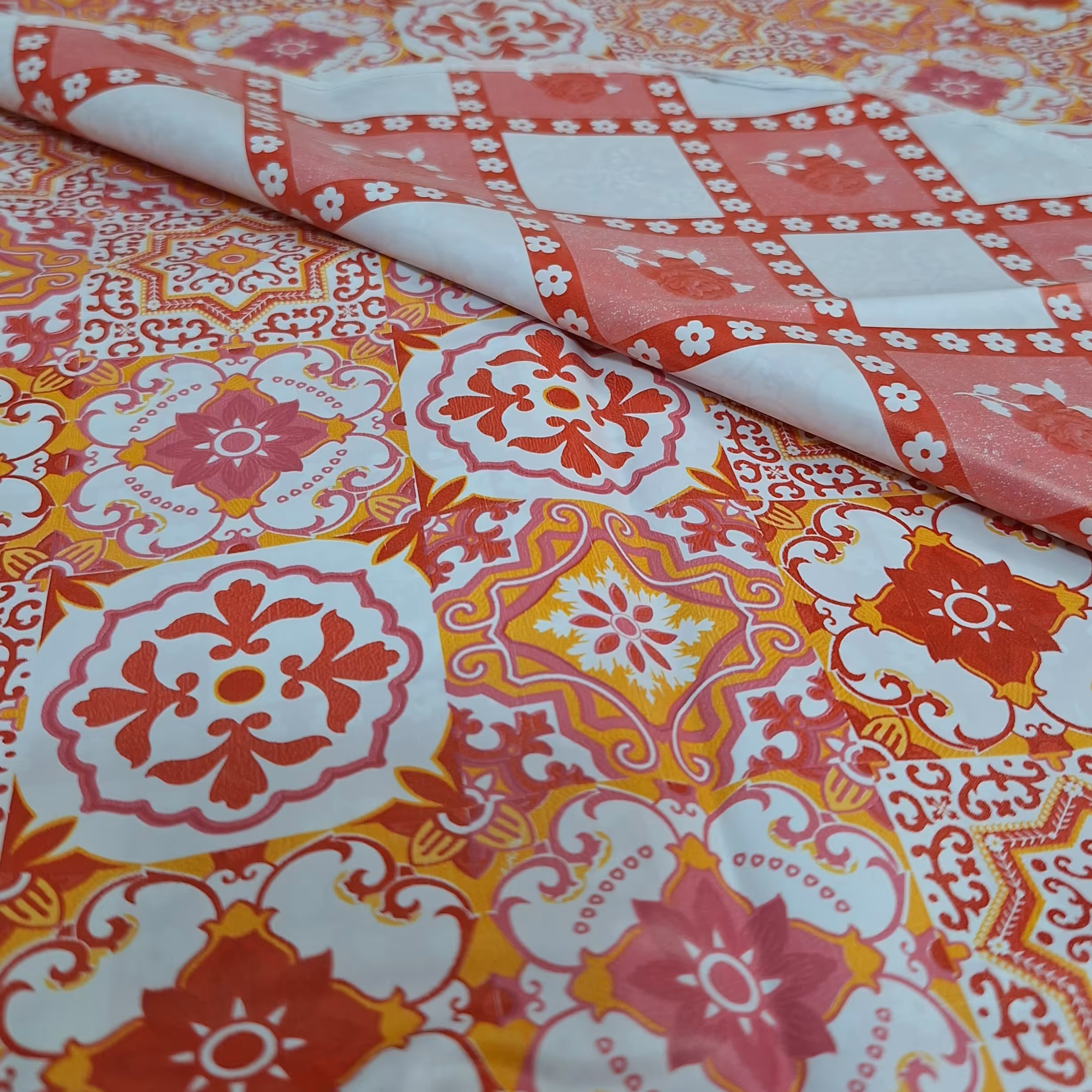 سفره 4 نفره دو رو در رنگ و طرح های متنوع