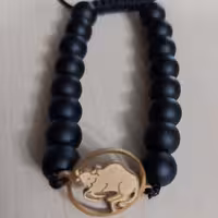 دستبند ماه تولد اردیبهشت