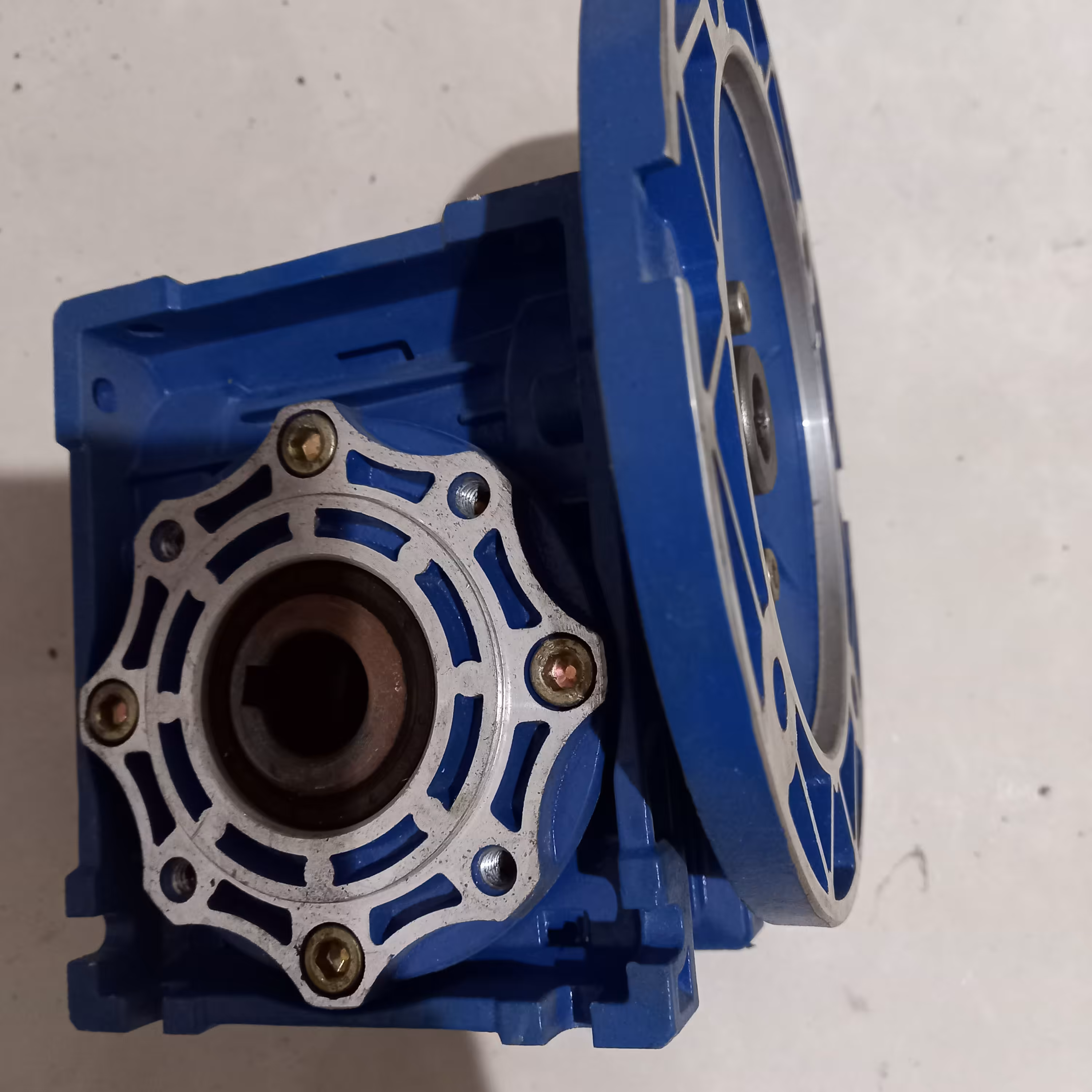 گیربکس هلزونی تیپ 50 با نسبت  1 به 15