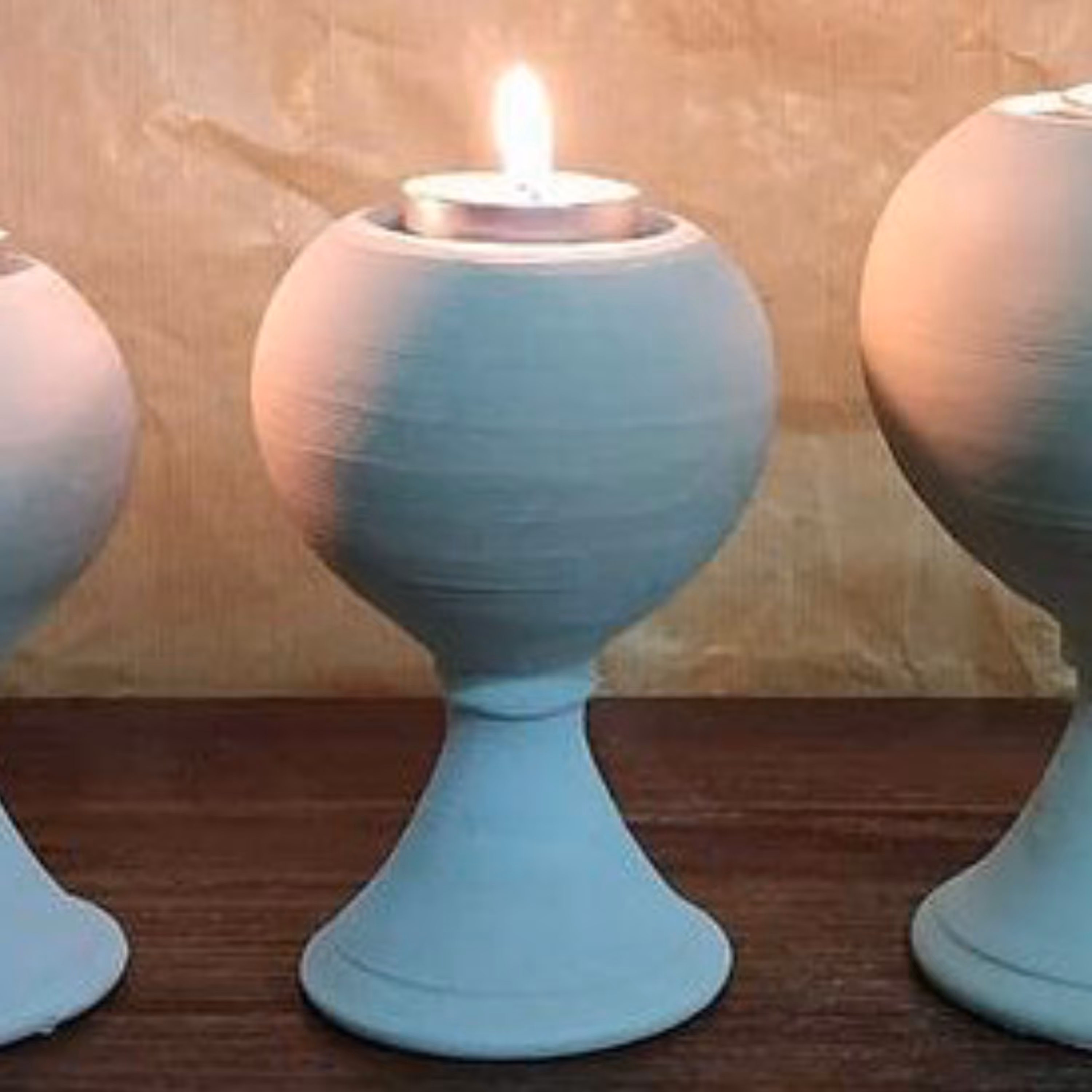 جا شمعی توپی پایه دار سفالی سایز متوسط