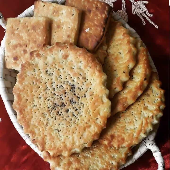 کلوچه سنتی دزفول در قم