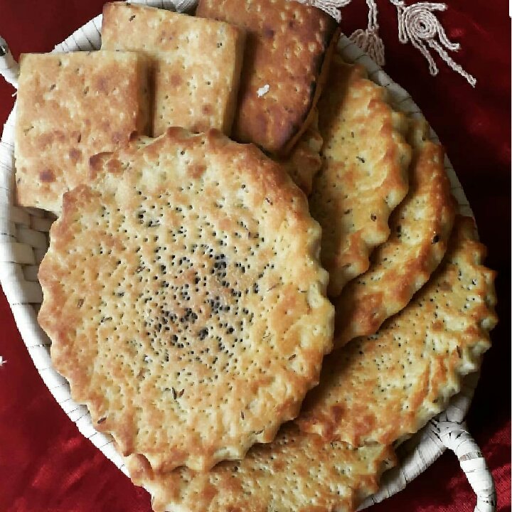 کلوچه سنتی دزفول در قم