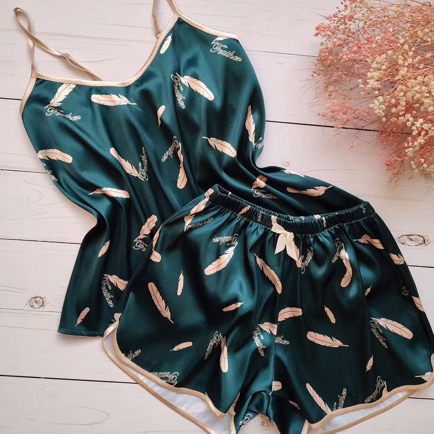 تاب و شلوارک ساتن طرح پر