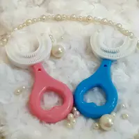 مسواک چرخشی کودک  مسواک یو شکل کودک مناسب 2 تا 4 سال 