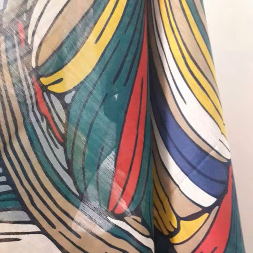 روسری گل درشت پر از رنگ
