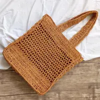 کیف ساحلی رافیا  سایز 33در36در8سانتی متری در سایزهای مختلف و رنگ کاهی و شتری قابل سفارش