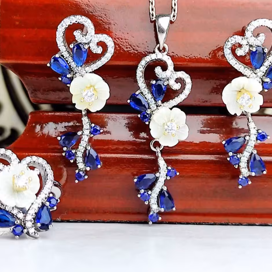 نیم ست زیبای جواهری گل صدف اصلی
عیار نقره 925ارسال رایگان 